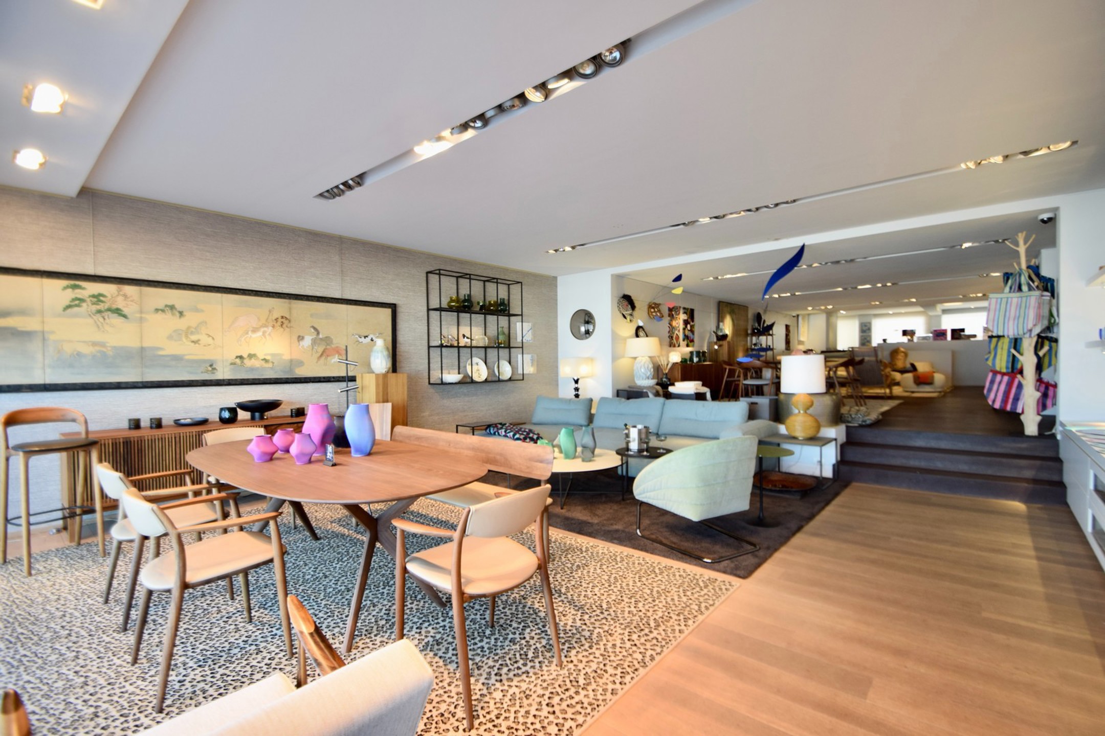 Te huur: commercieel handelspand op de zeedijk in hartje Zoute. - foto 2