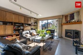 Deze alleenstaande woning is gelegen in een rustige, residentiële wijk. Om de hoek is er een speeltuin en een basketbalpleintje en op enkele...