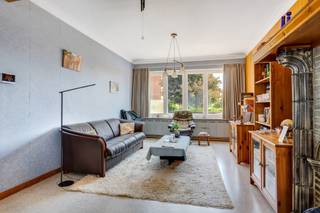Gunstig gelegen bel-etagewoning met 3 slaapkamers, ruime tuin en inpandige garage nabij het centrum van Turnhout.Op wandelafstand van de hogeschool...