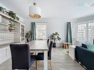 Mail: clara.jacquy@weinvest.be Tel: 0456 12 69 85Exclusief biedt We Invest dit prachtige appartement met 2 slaapkamers aan, gelegen op de 2de en...