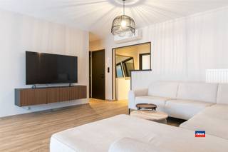 TE HUUR - prachtig gerenoveerd appartement op de 2de verdieping mét lift - 110m² met 2 ruime slaapkamers en terras | EPC 122 |De indeling is als...