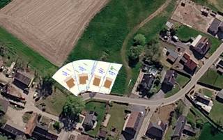 In de Ellestraat in Maarkedal bieden wij vier ruime bouwgronden voor open bebouwing aan, gelegen in een groene en landelijke omgeving.<br />Met perceeloppervlaktes van ca. 884 m² tot 1.325 m² geniet u hier van open zichten, privacy en alle ruimte om uw woondroom te realiseren.<br />Samen met Plan & Bouw ontwerpen en bouwen we een woning die volledig aansluit bij uw gezin, levensstijl en budget.<br />Waarom kiezen voor Maarkedal?
<ul>
<li> Rustige ligging in de Vlaamse Ardennen</li>
<li> Open bebouwing</li>
<li> Ruime percelen</li>
<li> Vrij uitzicht op de omliggende velden</li>
<li> Ontwerp en bouw volledig op maat</li>
</ul>
Interesse? We lichten de mogelijkheden graag toe tijdens een vrijblijvend gesprek.