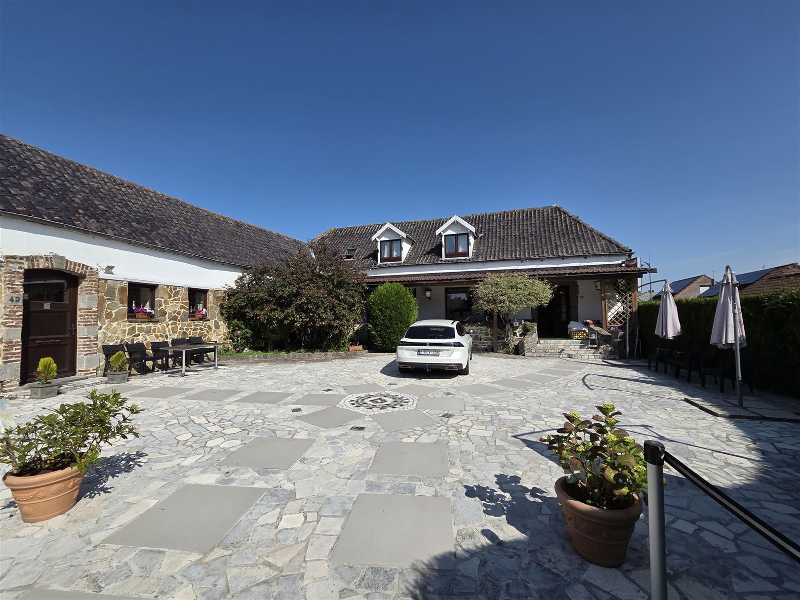 Bâtiment polyvalent: restaurant, hôtel et salle de fête - photo 2