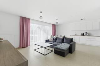 Te koop: recent energiezuinig appartement in het centrum van Izegem, op wandelafstand van scholen en openbaar vervoer. Dit appartement, gebouwd in...