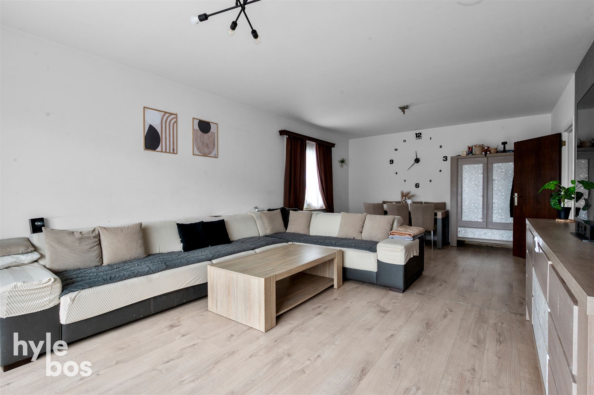 Apartment building consisting of 5 apartments and 10 garages - photo 4