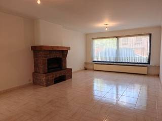 Dit gelijkvloers appartement met leuke tuin is gelegen in de rustige maar toch vlot bereikbare wijk Buizegem in Edegem.Het appartement is net...