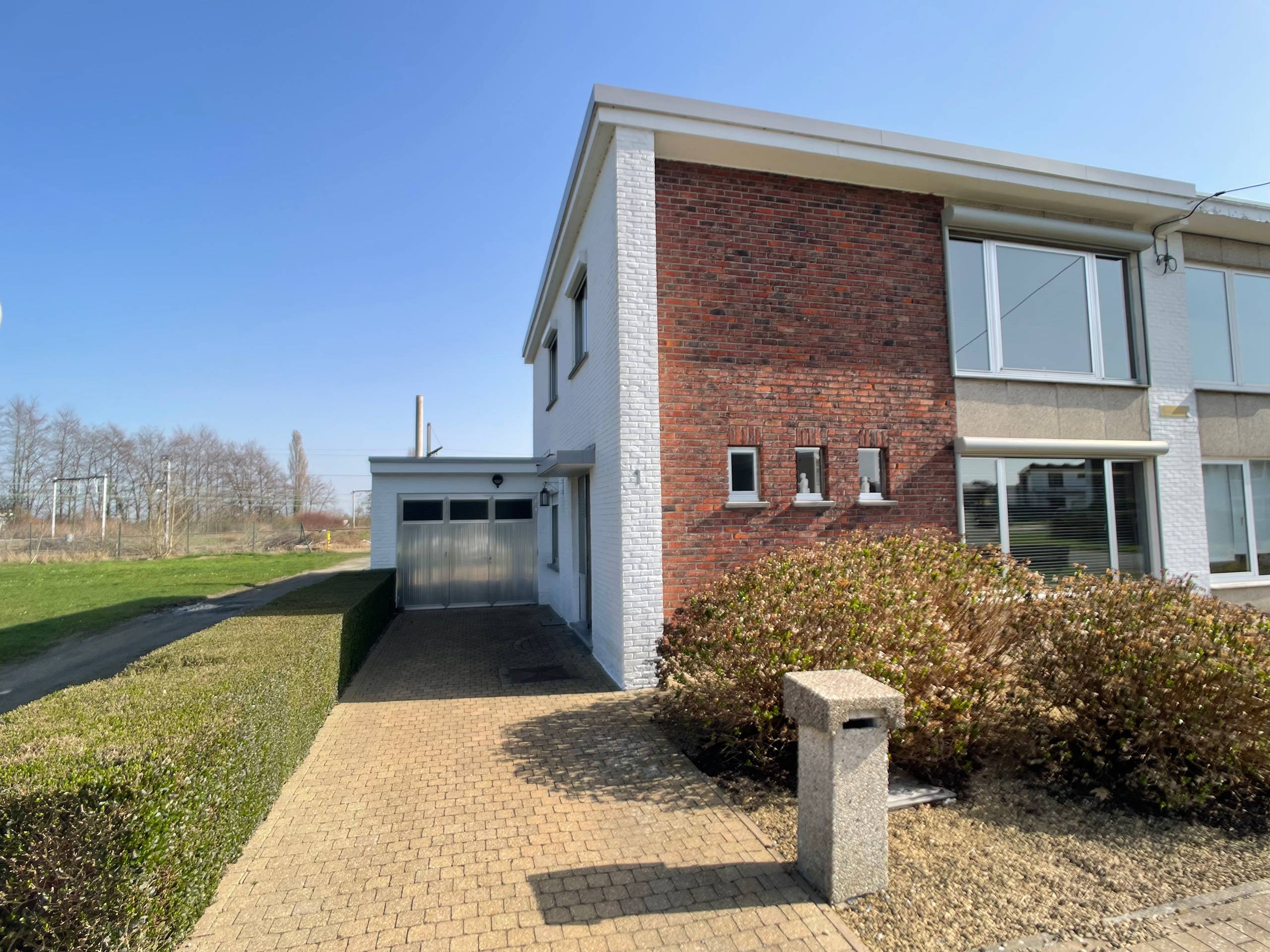 Leuke halfopen woonst op een topligging in Landen - foto 2