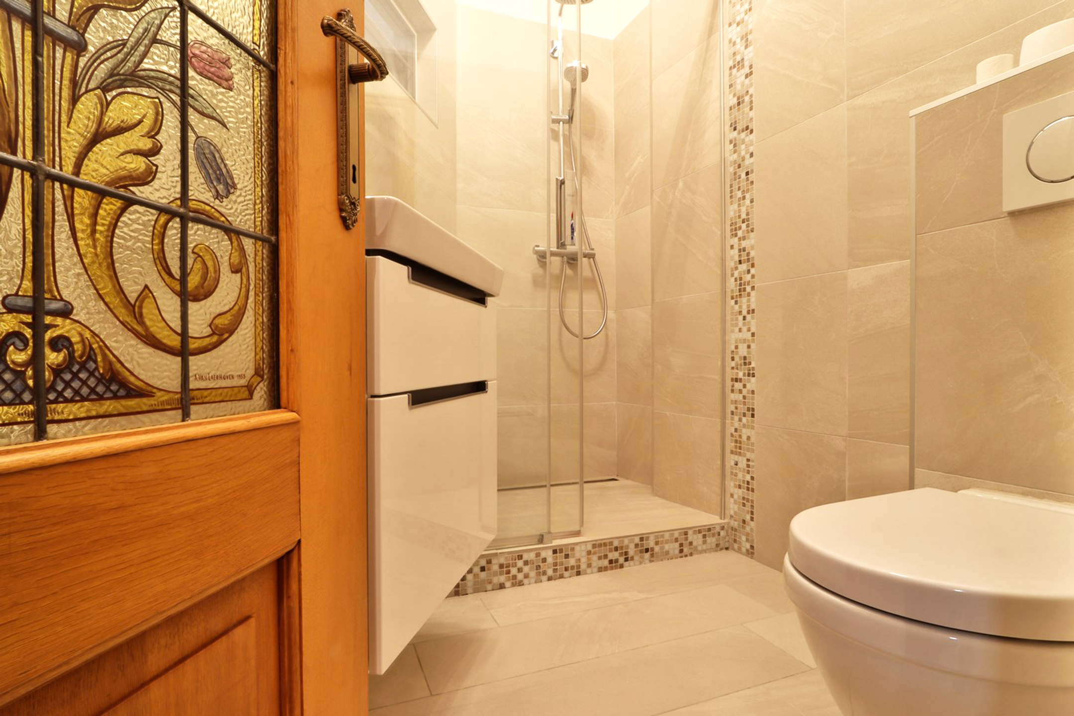 Handelswoning met garage en appartement in Beveren - foto 5