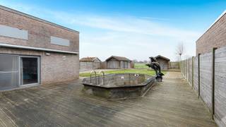 Vrijstaande woning op een prachtig perceel van maar liefst 847 m² met een optimale zuidwest oriëntatie. Op het perceel zijn er 2 garages (waarvan...