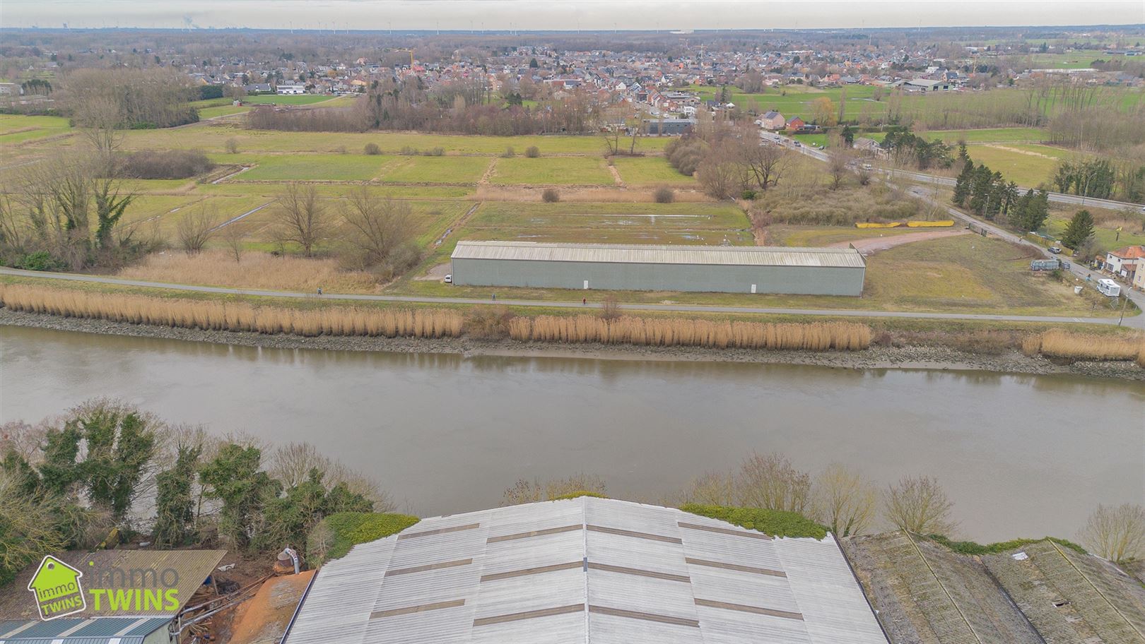 Uitzonderlijk ruim industrieel magazijn van ca. 6.900 m² te huur in Schoonaarde - foto 2
