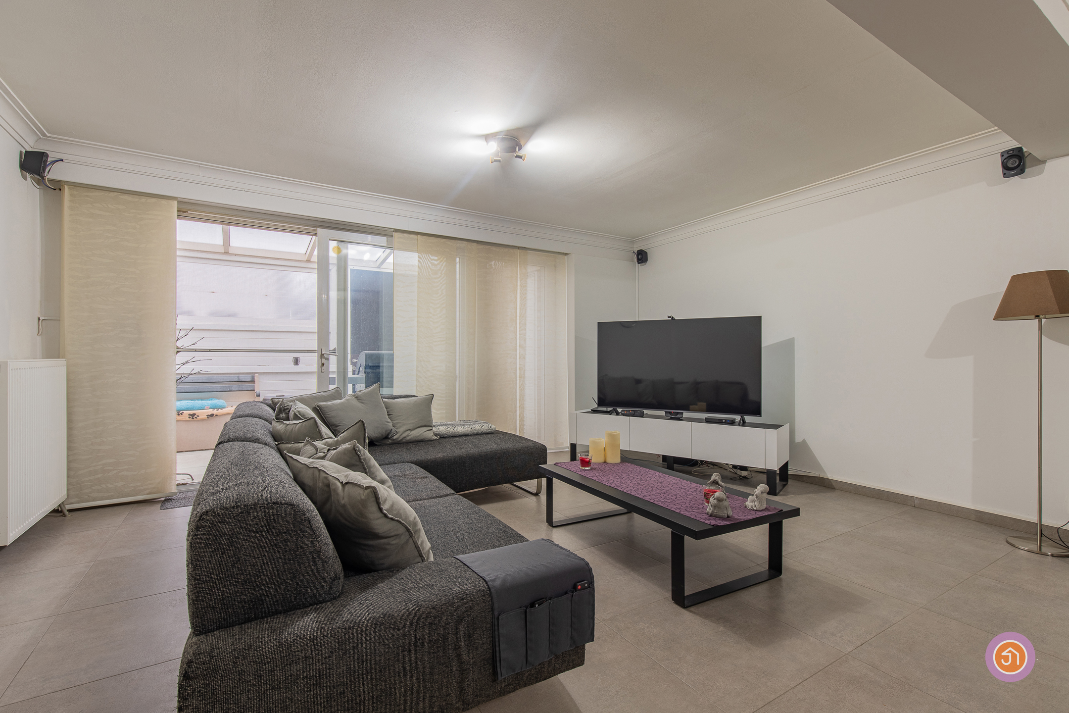 Ruim gelijkvloers appartement vlakbij het centrum van Bornem - foto 3