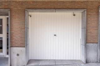 Garage voor één wagen te AnderlechtDeze gesloten garagebox biedt plaats voor één wagen en is gunstig gelegen in Anderlecht, nabij belangrijke...