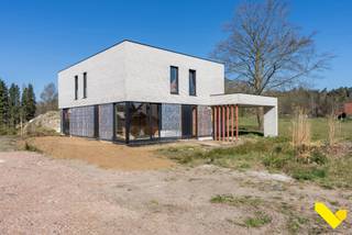 Energiezuinige nieuwbouwwoning, naar eigen smaak af te werken!Deze ruime nieuwbouw villa biedt u de unieke kans om de afwerking volledig naar uw...