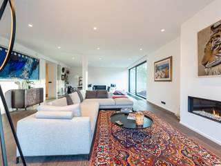 Dit lichte, smaakvol ingerichte penthouse met drie slaapkamers is ideaal gelegen op een steenworp afstand van het Terkamerenbos en biedt 225...