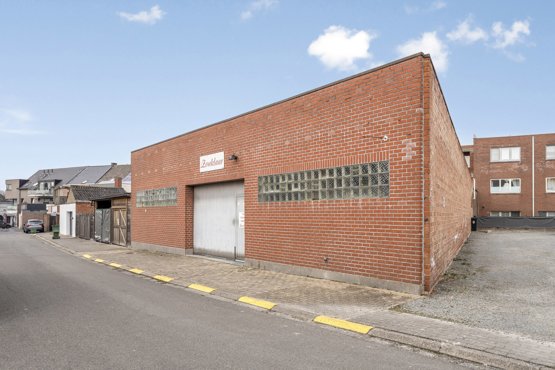 Solide eigendom: commerciële ruimte met atelier + 2 appart. - foto 4