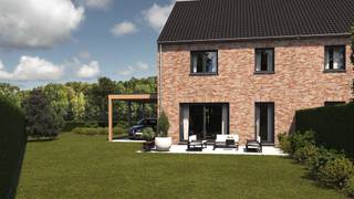 <p>Vlakbij het centrum van Kinrooi wordt aan de Processieweg een stijlvol woonproject gerealiseerd, bestaande uit 2 halfopen bebouwingen en 1 open bebouwing. Lot 3 omvat een ruime halfopen bebouwing op een perceel van 04a 23ca met een bewoonbare oppervlakte van ± 140 m². Deze stijlvolle woning is voorzien van 3 slaapkamers, een ruime badkamer en twee aparte toiletten. De herenwoning wordt voorzien van aluminium ramen met dubbele beglazing. Daarnaast beschik je hier over een tuin met een praktisch formaat. Omwille van het feit dat de woning casco plus opgeleverd wordt heb je bovendien de vrijheid om je nieuwe thuis verder naar jouw eigen smaak en voorkeur af te werken. Ook is er de mogelijkheid om een carport aan te bouwen. De vergunning hiervoor is alvast in orde gemaakt. Alle mogelijkheden liggen nog voor jou open!<br /><br />Het casco plus pakket omvat: sanitair met een basispakket toestellen, aanleg elektriciteit met afwerking, EPS, chape, pleisterwerken en gyplat zolder. Meer info vind je in het hier bijvoegde lastenboek. </p>
<p>De Processieweg bevindt zich vlakbij het centrum van Kinrooi. Dagdagelijkse voorzieningen zoals bakker, supermarkten en horeca bevinden zich binnen handbereik. De lagere school en de eerste graad van het secundair onderwijs bevinden zich bovendien op wandelafstand, wat deze woning een extra troef geeft voor gezinnen. Dankzij de uitstekende ligging bereik je in geen tijd steden zoals Bree en Maaseik en zelfs de Nederlandse grens. Wil je graag jouw droomhuis realiseren? Laat het ons weten via 089/47 27 80 of per mail op info@beneca.be. Tot snel!<br /><br /><br />INDELING:<br /><br />Gelijkvloers: inkomhal (± 4,6 m²), toilet (± 1,8 m²), leefruimte (± 47,2 m²) met open keuken (± 11,8 m²) en berging (± 5,5 m²).<br />1<sup>e</sup> verdieping: Overloop/nachthal (± 9,4 m²), slaapkamer 1 (± 19,5 m²), slaapkamer 2 (± 12,3 m²), slaapkamer 3 (± 16,1 m²), toilet (± 1,8 m²) en badkamer (± 10,5 m²).<br />Zolder: technische ruimte (± 46,5 m²).<br /><br /><br />PRIJS (Casco plus):<br /><br />Grondwaarde: € 90.000,-<br /><br />Reg. Rechten grondwaarde (12% RR): € 10.800,-<br /><br />Constructiewaarde: € 233.380,-<br /><br />BTW op constructiewaarde (21% BTW) € 49.009,8,-<br /><br />TOTALE AANKOOPPRIJS (incl. BTW en registratierechten): € 383.189,8,-<br /><br /><br /><br />De geadverteerde verkoopprijzen zijn exclusief kosten aansluiting nutsvoorzieningen, notariskosten, erelonen,…</p>