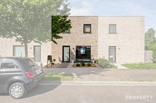 Topper!!! Move-in ready home in quiet location for sale!Layout: Entrance hall with guest toilet