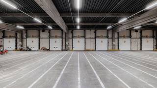 Modern distributiecentrum te huur in Willebroek van 11.256 m² magazijnruimte, aangevuld met 724 m² kantoorruimte. Strategisch gelegen nabij de A12...