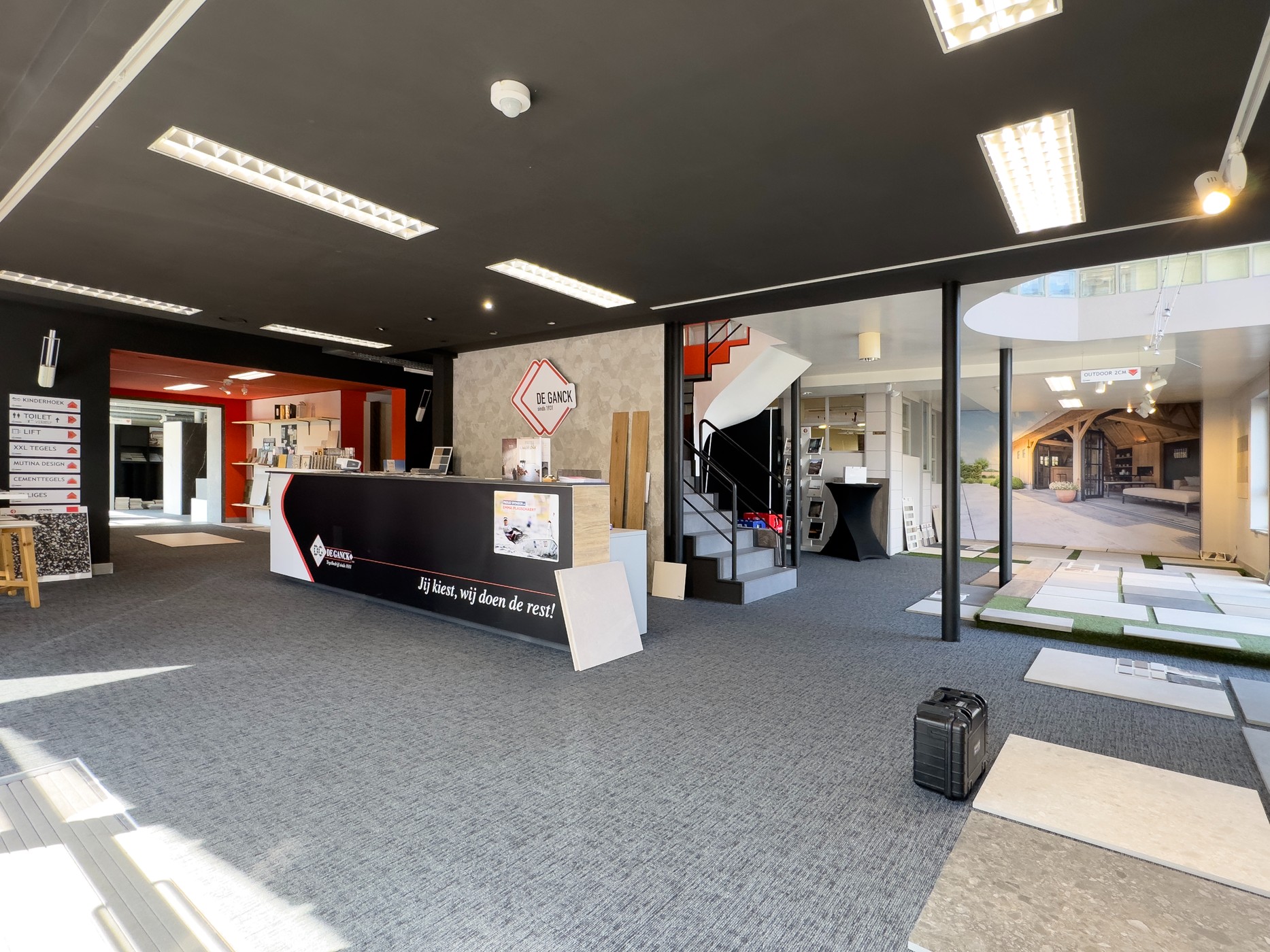 Ruime handelsruimte 858m² op een topligging en met visibiliteit te huur in Merelbeke - foto 5