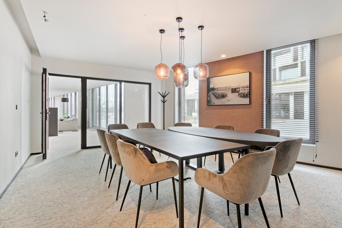 Bemeubeld kantoor (ca. 204 m²) te huur nabij Station Brugge - foto 2