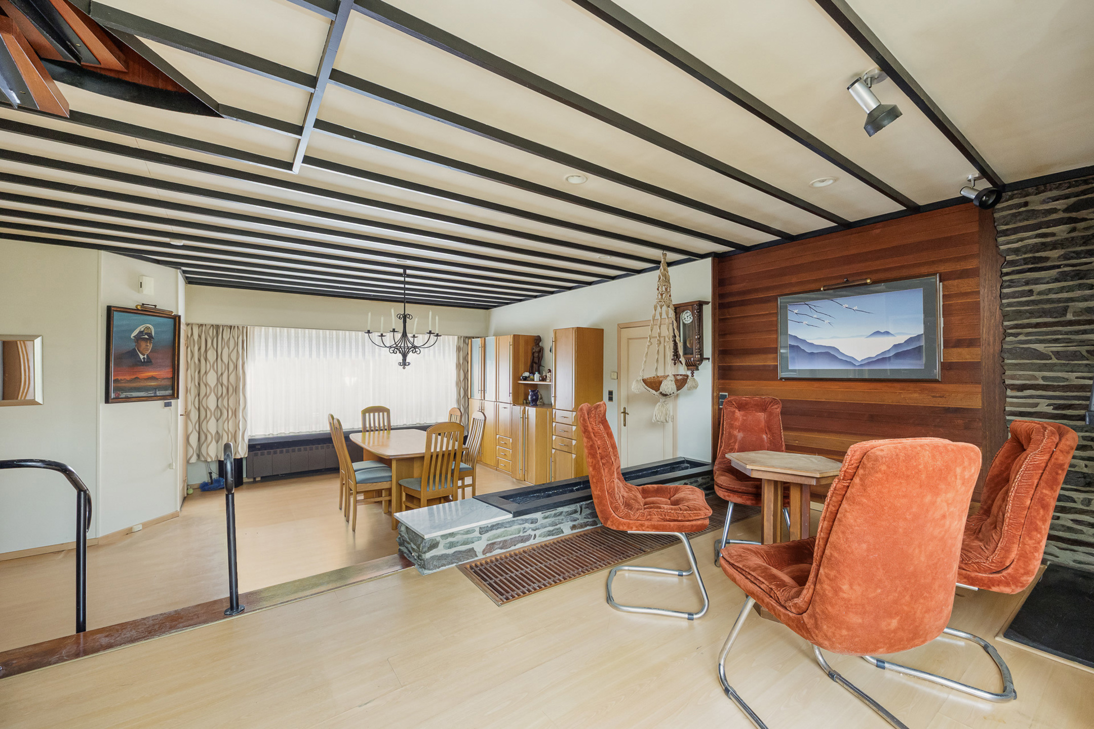 Charmante, te renoveren dorpswoning met 3 slaapkamers, garage en tuin in het dorp van Halle. - foto 5