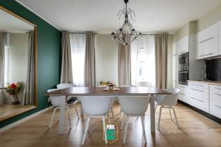 BUITENKANS! Deze leuke woning is opgedeeld in 3 entiteiten en is ideaal gelegen, pal in het gezellige centrum van Nieuwpoort-stad, op 10...