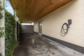 Moderne en energiezuinige gezinswoning met luxe buitenruimte in HammeDeze aantrekkelijke gezinswoning in Hamme biedt een ideale mix van hedendaags...