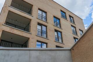 Gelegen pal in het centrum van Zonhoven, in de prachtige Residentie De Kwint, vind je dit energiezuinige nieuwbouwappartement van ca. 55 m² op...