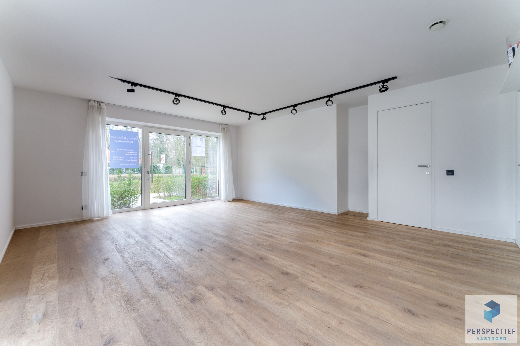 Centraal gelegen handelsgelijkvloers/ appartement - foto 5
