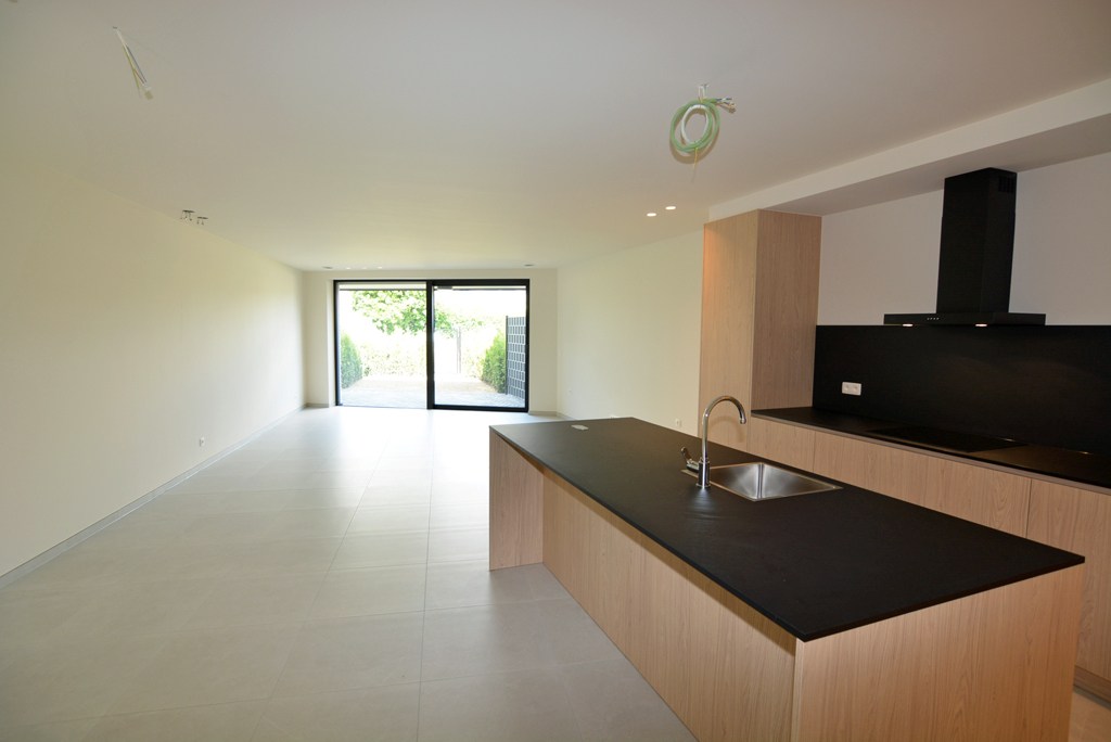 Gelijkvloers nieuwbouwappartement 124 m² met 2 slpk, tuintje en 2 autostandplaatsen. - foto 5