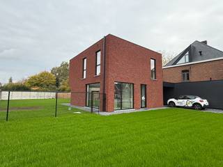 Ontdek deze prachtige energiezuinige nieuwbouwwoning op een toplocatie in Heist-op-den-Berg! Deze woning combineert comfort, ruimte en...