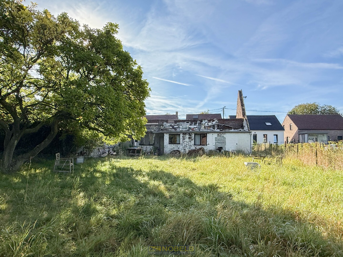 À vendre, bâtiment à rénover complètement / à démolir au centre du village d’Oeudeghien. - photo 1