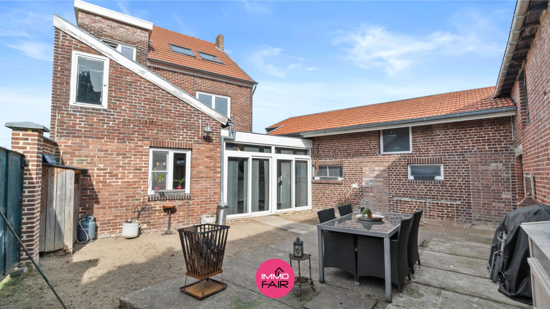 Karakteristieke hoeve met panoramisch zicht aan de achterzijde van perceel! - foto 4