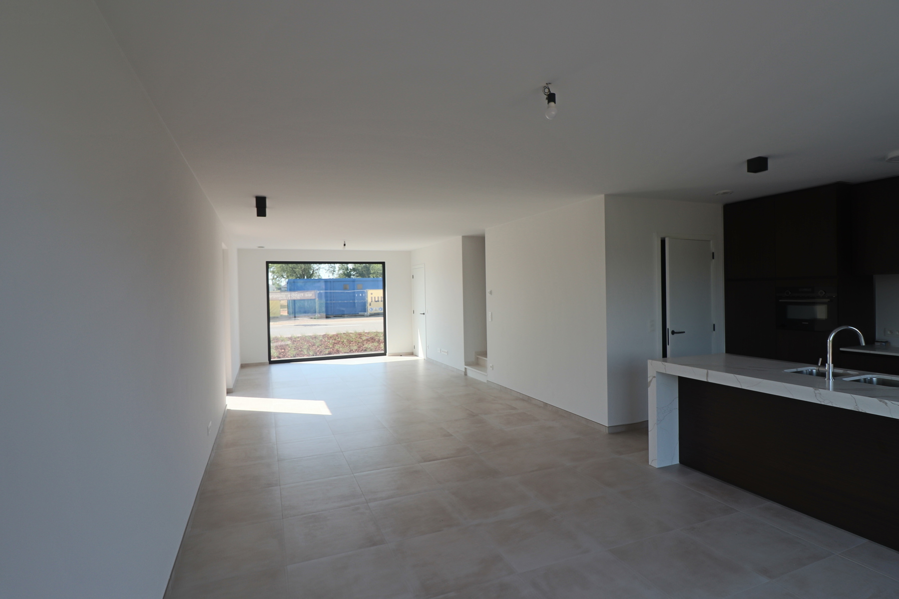 Energiezuinige nieuwbouwwoning met 4 slaapkamers, terras tuin en carport. - foto 4