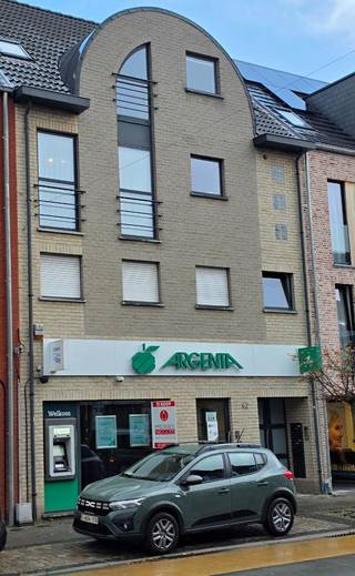 Commerciële ruimte in centrum Wommelgem geschikt voor alle doeleinden. Momenteel is het kantoor onderverdeeld in 5 kantoorunits maar de indeling...