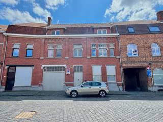 Deze statige en zeer ruime herenwoning biedt heel veel mogelijkheden met zijn 4 ruime slaapkamers en met de mogelijkheid om in de zolder nog 2...