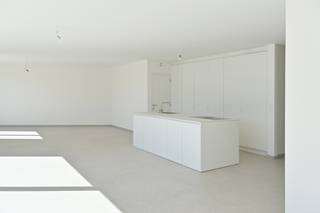 Uniek nieuwbouwappartement met zeer groot terras en 2 slaapkamers te koop.Stap binnen in dit uitzonderlijk nieuw appartement op het 1ste verdiep waar...