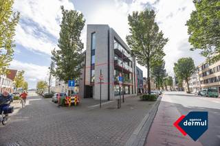 Dit recent appartement bevindt zich op de eerste verdieping van residentie Odessa, in de Vuurtorenwijk. Het pand omvat een lichtrijke leefruimte...