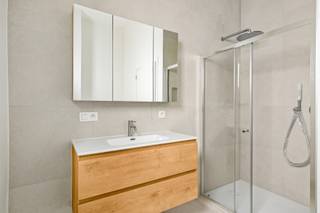 Gerenoveerd hoekappartement nabij Park Spoor NoordIn het levendige 2060 Antwerpen, op een boogscheut van het groene Park Spoor Noord, bevindt zich...