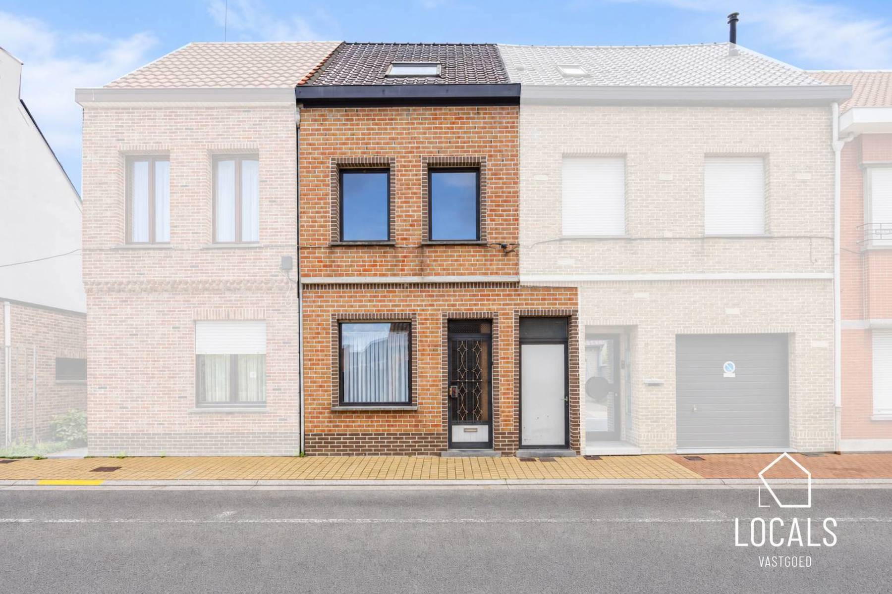 Ruime gezinswoning met potentieel nabij station Denderleeuw - foto 1