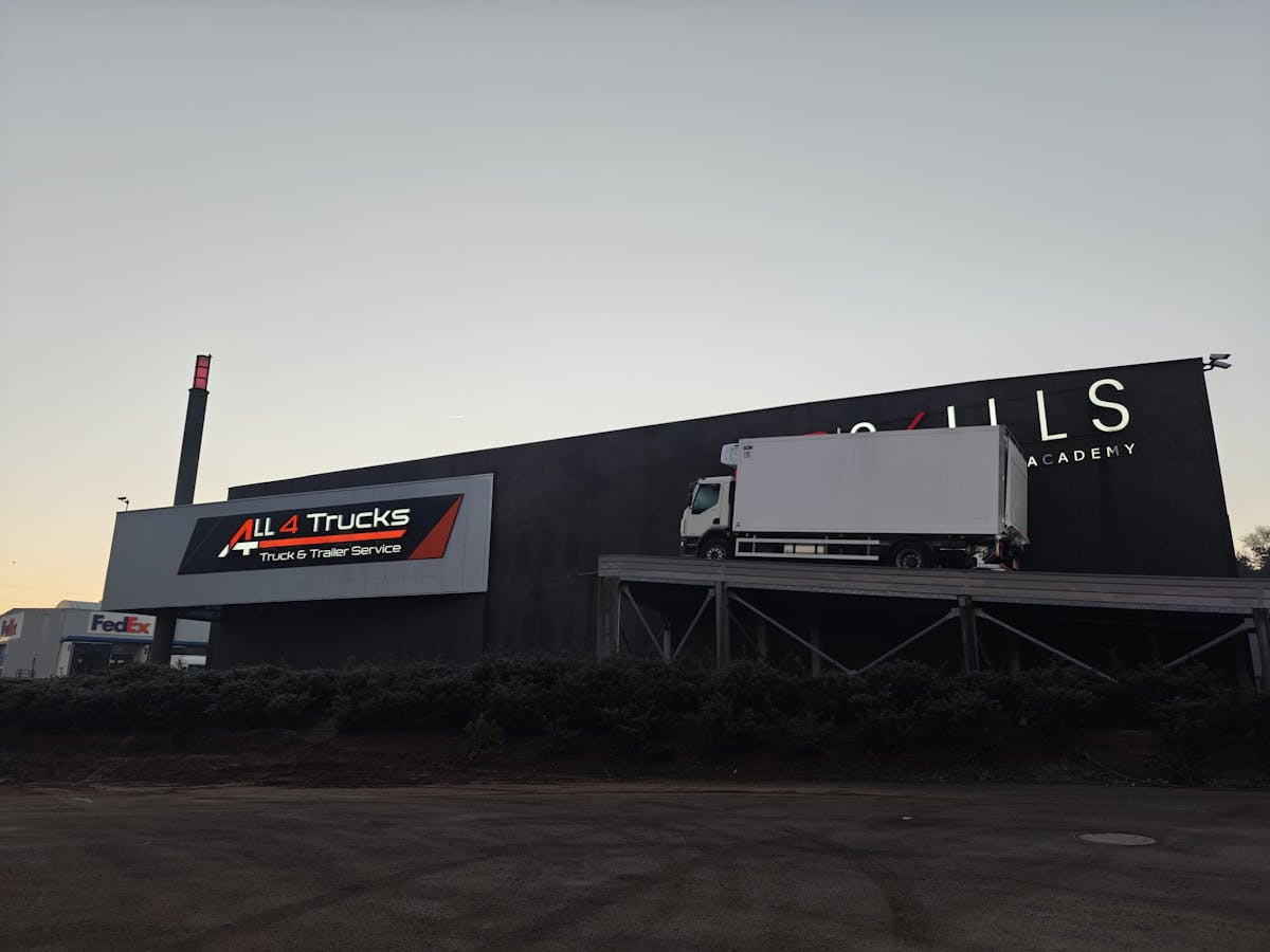 Site logistique multifonctionnel à louer à Lummen - photo 4