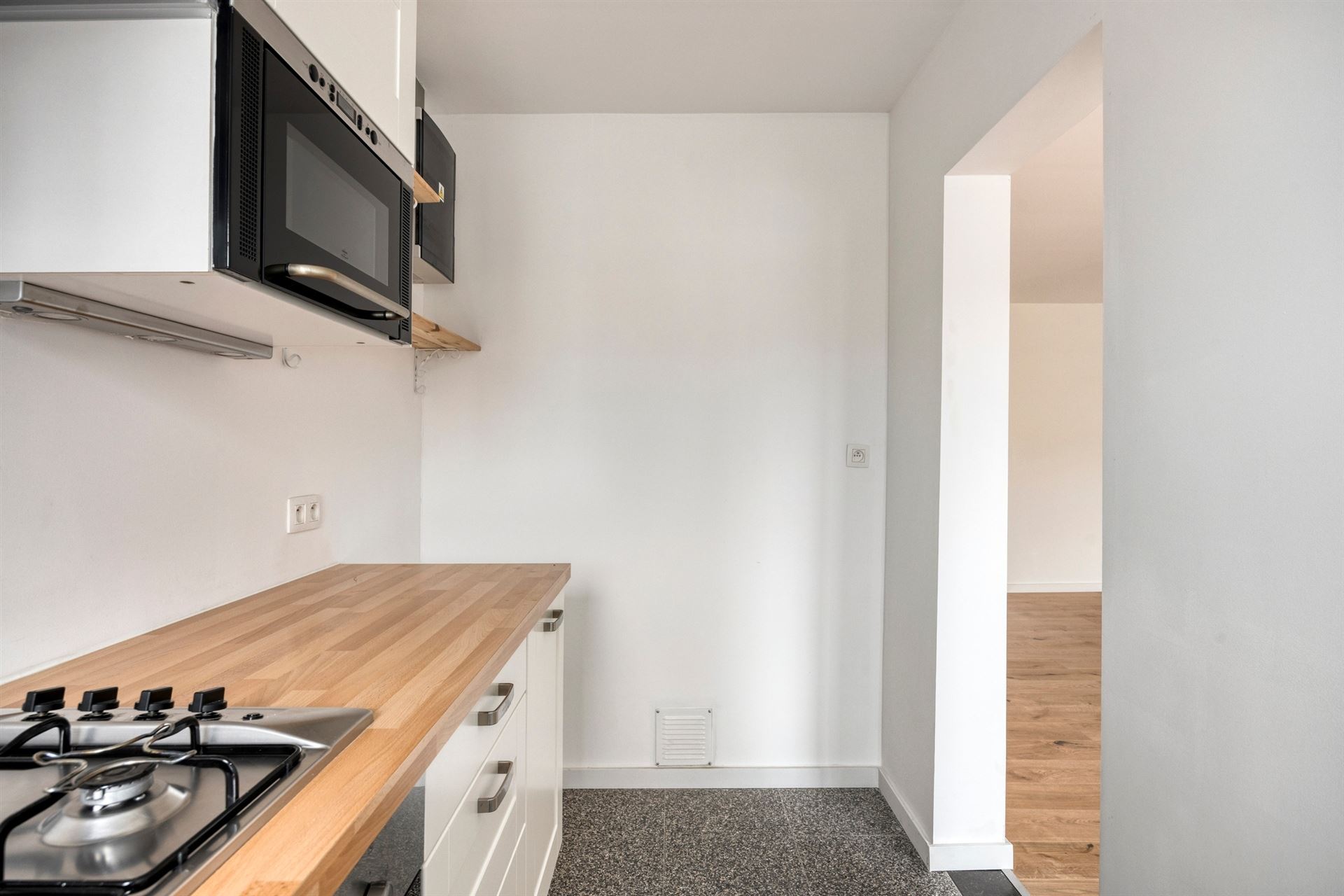 Prachtig gerenoveerd appartement met 2 slpks en terras - foto 5