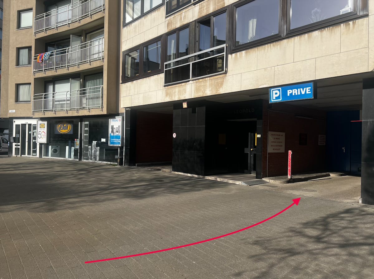 Autostaanplaats te koop gelegen in de Leopold Parking - foto 5