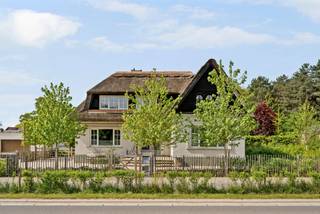 Deze prachtige landelijke villa, gelegen op een perceel van maar liefst 1.424 m², bevindt zich op een uitstekende locatie in Lummen...