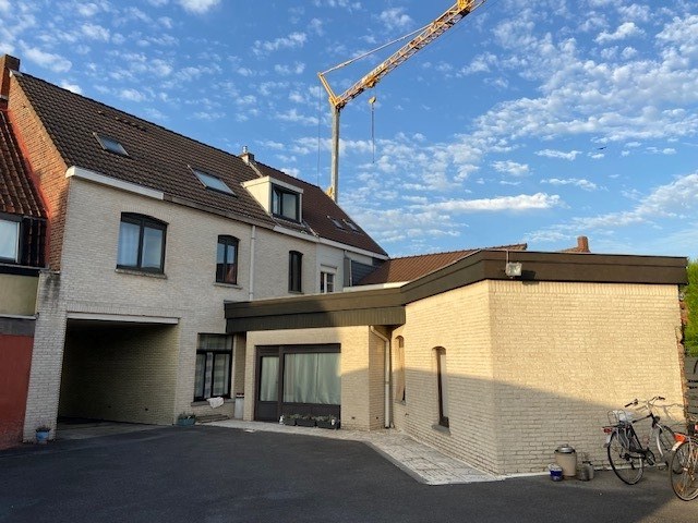 Zeer centraal gelegen appartement met 1 slpk in hartje Waregem! - foto 5