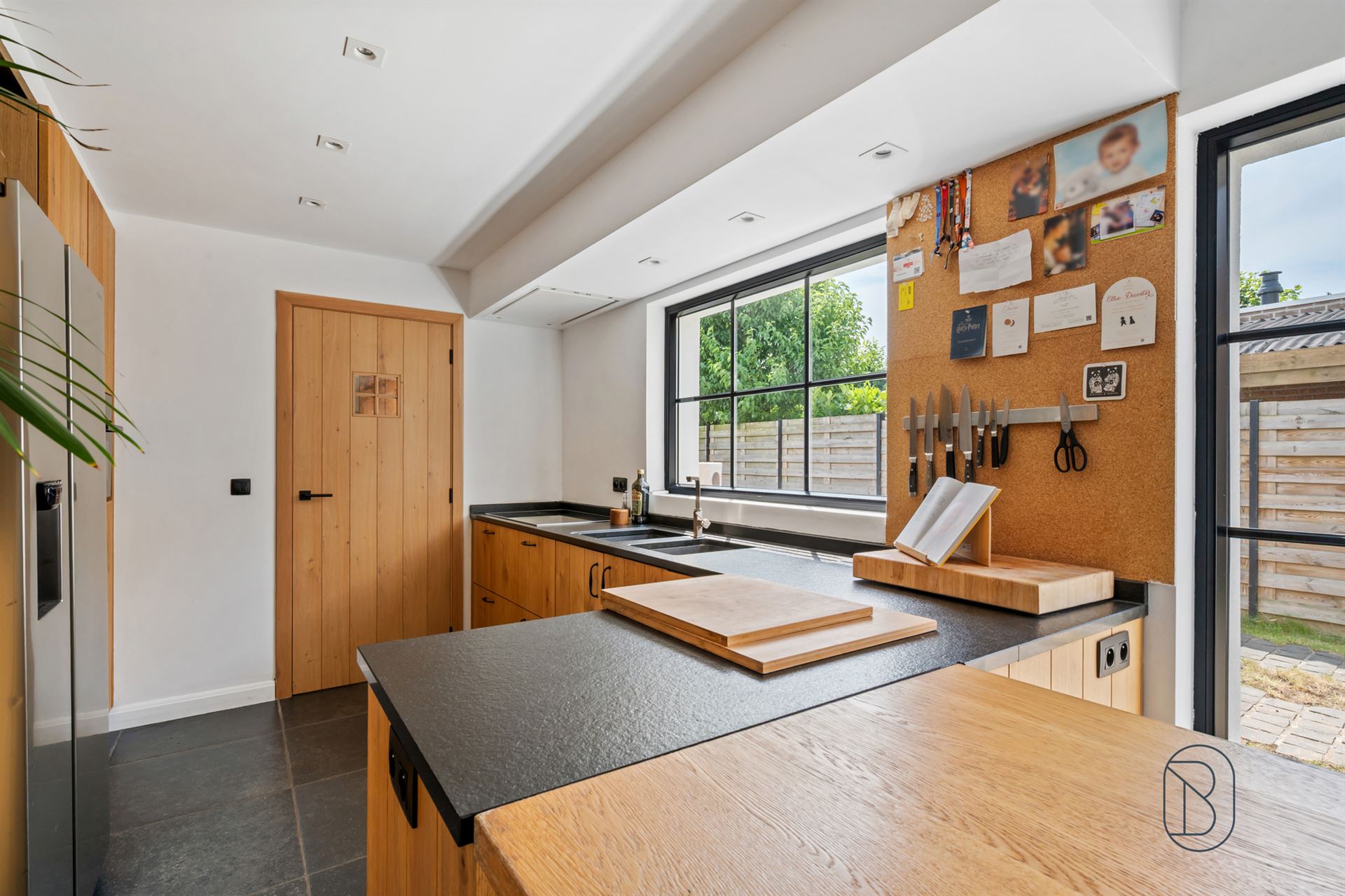 Knap gerenoveerde woning met 3 à 4 slk, en zwemvijver - foto 4