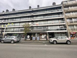 Plan je afspraak in op www.living-stone.beVernieuwd appartement met 2 kamers centrum Ninove2e verdieping - met lift.Dit appartement omvat een...