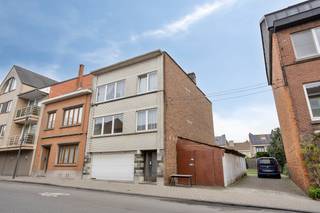 Vergund project voor de bouw van een residentieel gebouw met 5 units (1×3-slaapkamerappartement, 1 studio en 3×2-slaapkamerappartementen), Aankoop...