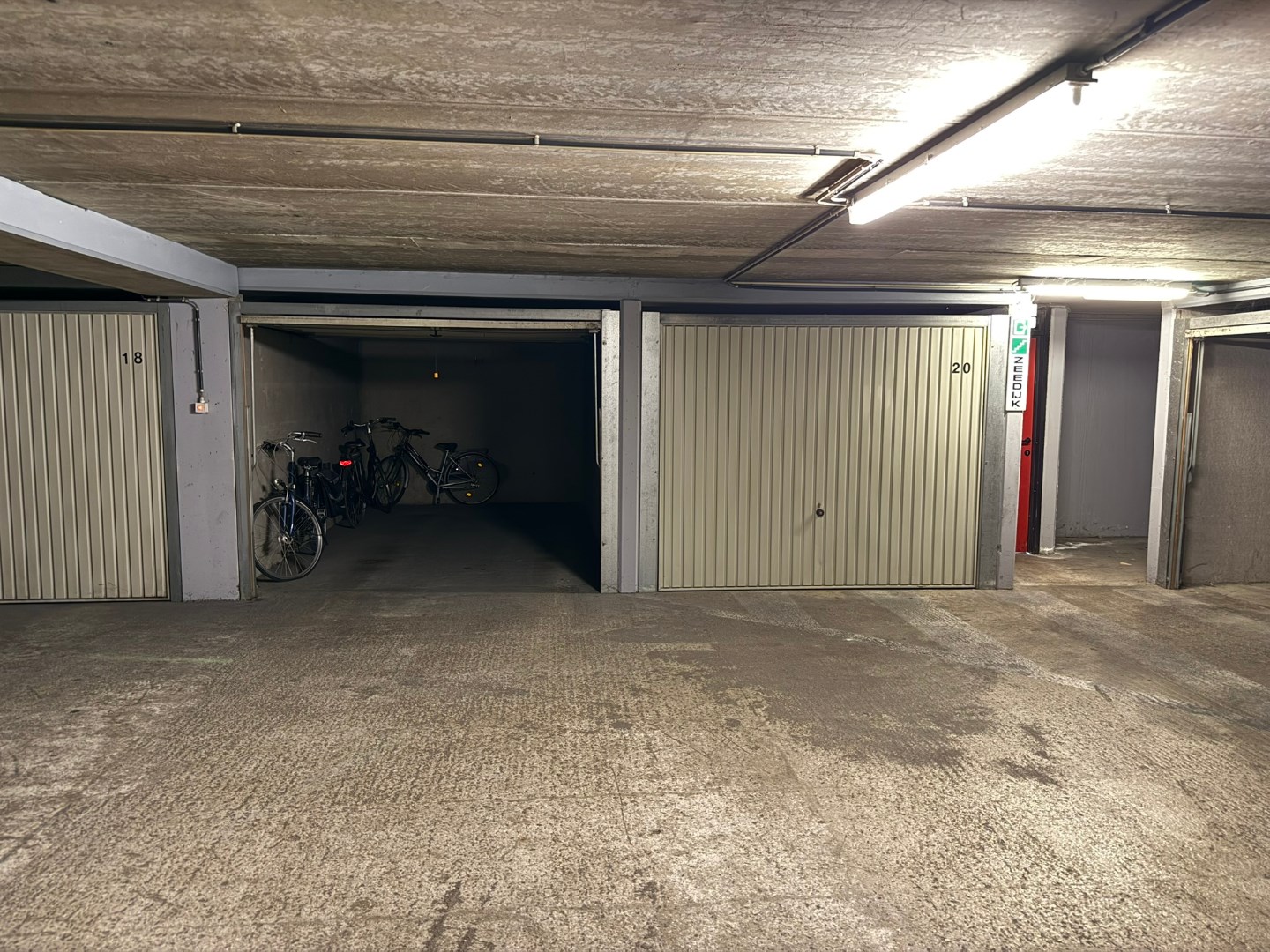 Box de Garage - Place van Bunnen - Knokke - photo 3