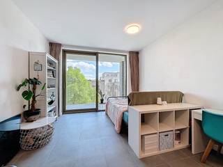 Are you looking for a hip base on the outskirts of the city? This modern studio on the Left Bank offers you the perfect combination of peace,...